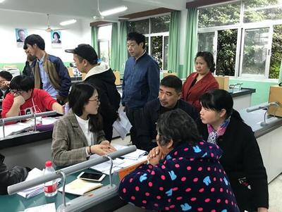 家校共育新探索 前進(jìn)街道眾安前進(jìn)初中召開“聯(lián)診式”家長會